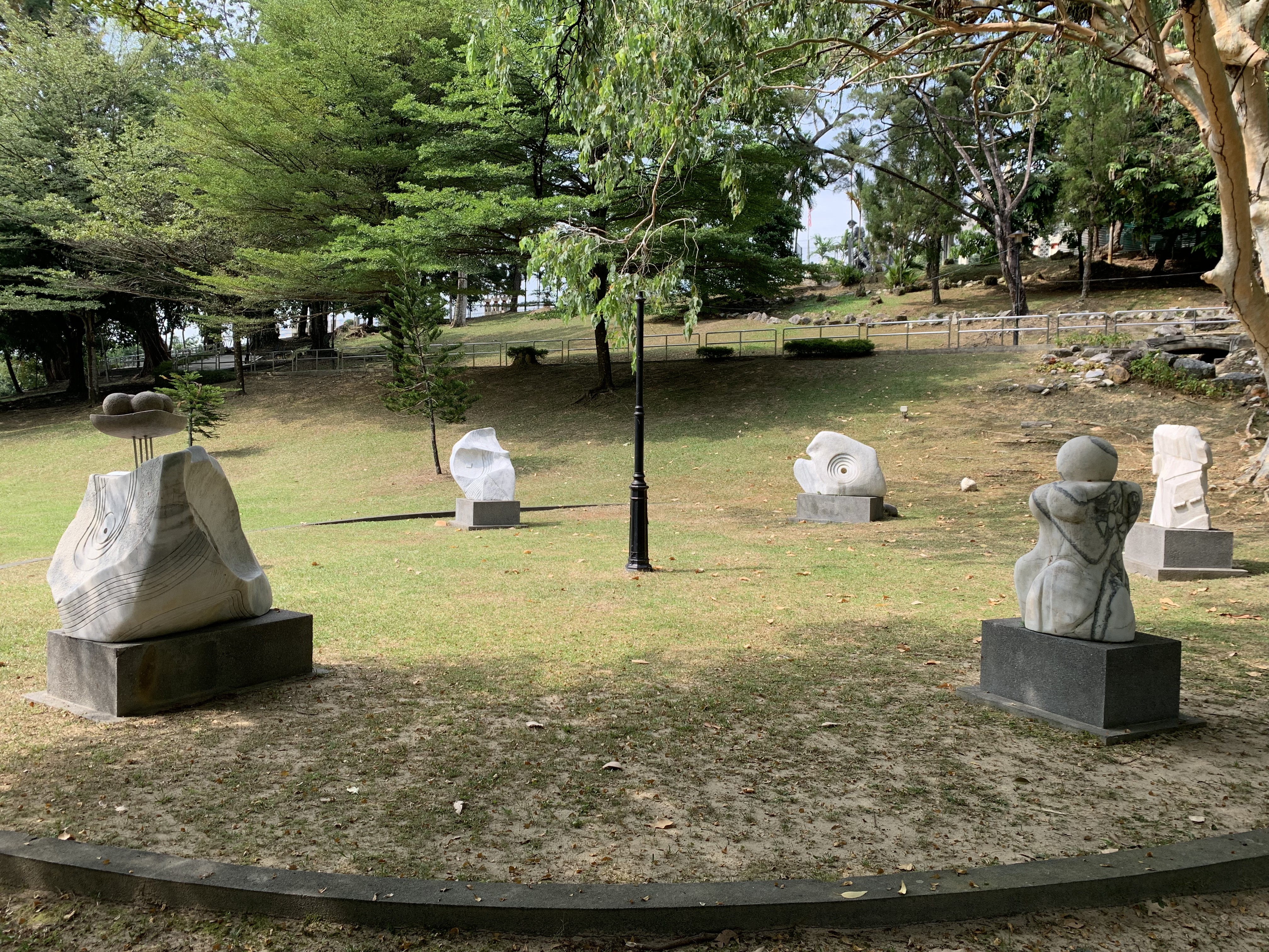 View lain dari rock art